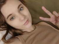 beautiful webcam girl ElswythCoyner